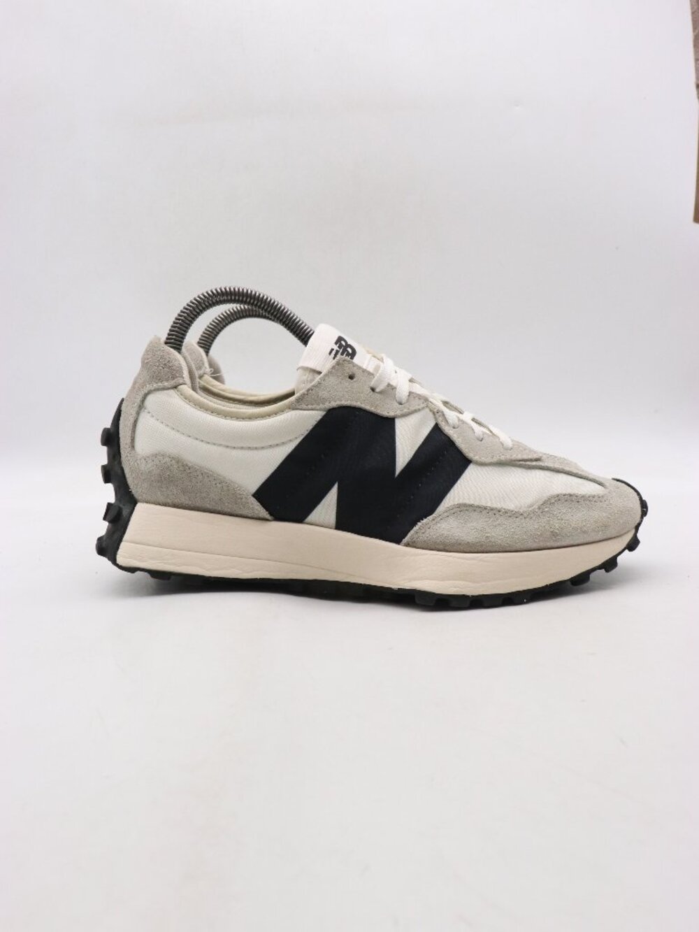 New Balance 327 Women's Size 8 B Sea Salt Suede Athletic Sneakers WS327FE
